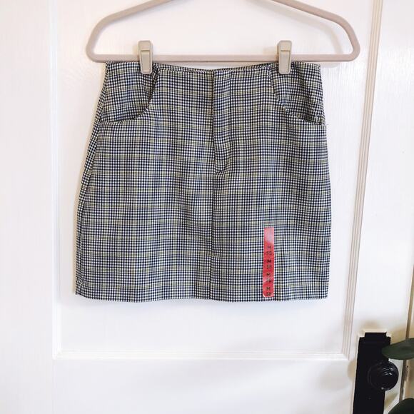 Pull & Bear Patterned Mini Skirt - Picture 2 of 16